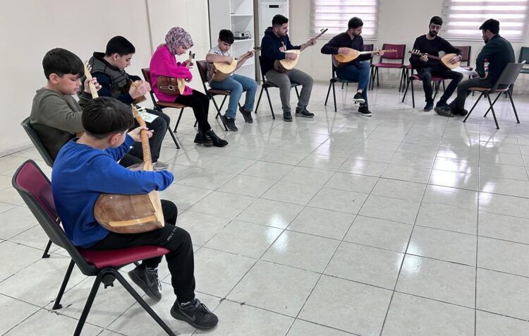 Şaredariya Peyasê bi rêya hunerê ciwanan tîne cem hev