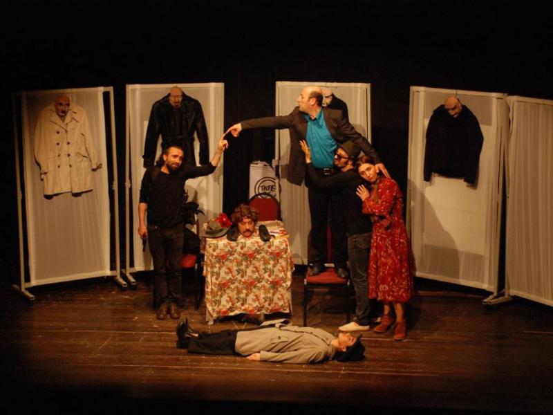 Naxwazin kurd xwe binasin