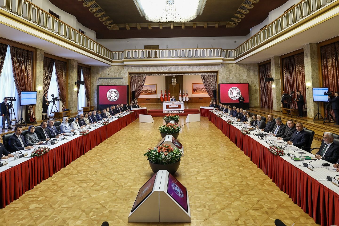 Qanûnên çareseriyê lazim e 