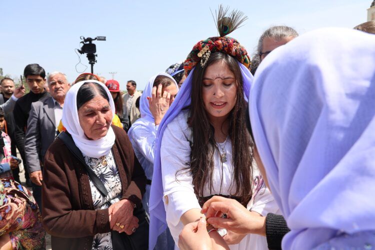 Êzidiyan li 5 navendan Çarşema Sor pîroz kirin