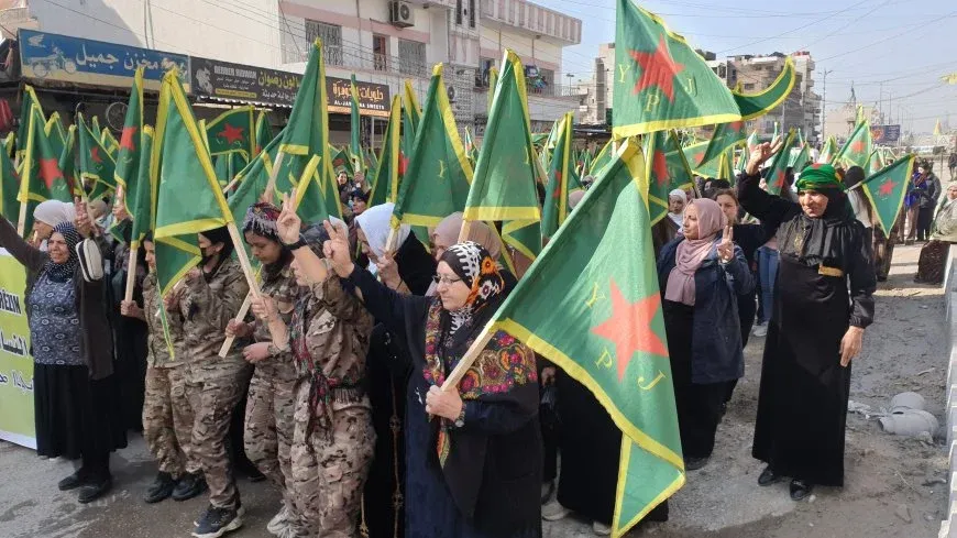 Cinî Hesekê û Qamişlo de seba YPJ'yî rayra şîyî