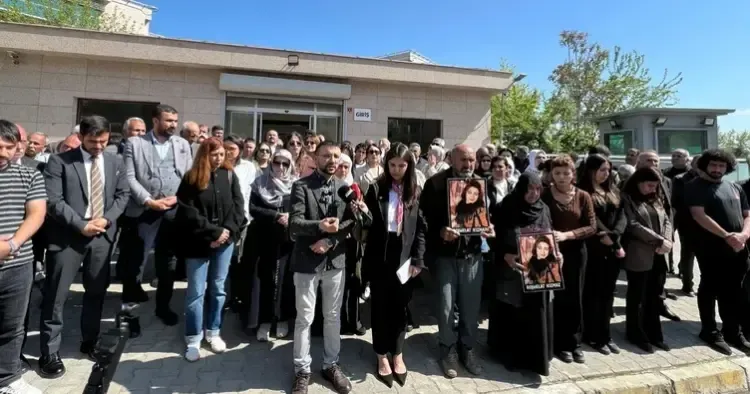 Malbata Rojwelat Kizmaz serî li dozgeriyê da