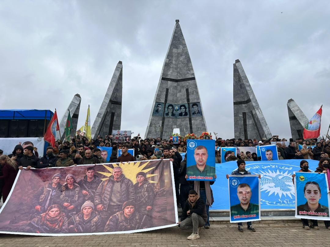 Kurd bi ser ketin dinya bi bin ket !