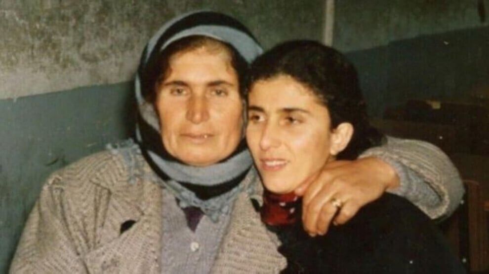 ‘Mi Sakîne newe fam kerde’: Pêvînayîşê Zeynepe Cansiz o peyên weşanîya