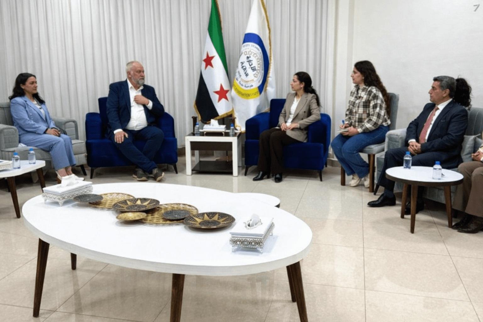 Şandeyek ji Siwêdê serdana Rojava kir