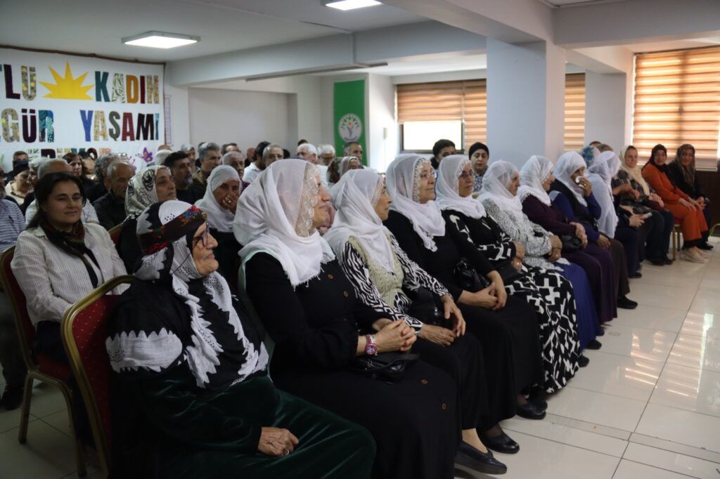 Li Amed û Îzmîrê Cangoriyên Gulanê hatin bîranîn