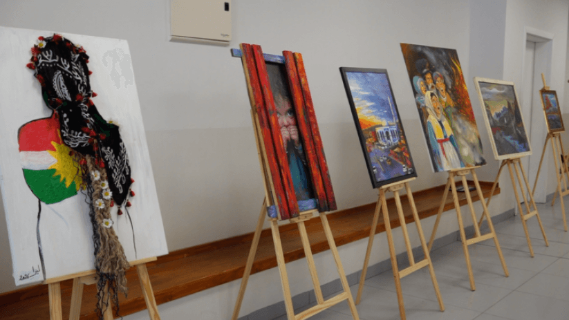 Li Helebceyê pêşanga keziyên honandî