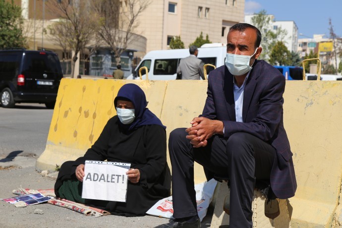 Şenyaşar: Destên xwe yên bixwîn, ji ser edaletê rakin