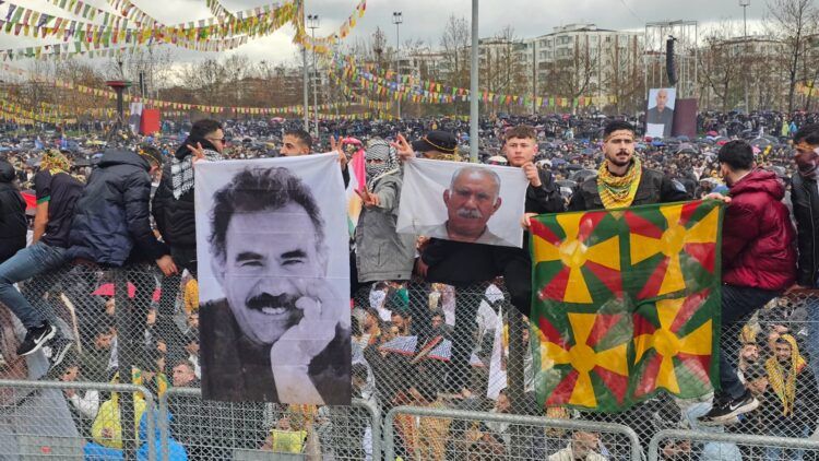 Abdullah Ocalan bû reng û dengê qada Newrozê