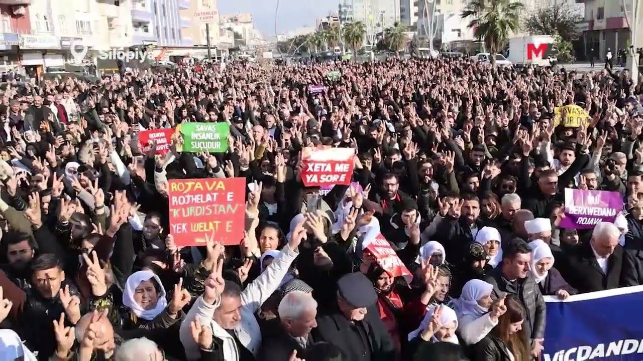 Li Silopiya bi beşdariya deh hezaran Newroz hat pîrozkirin