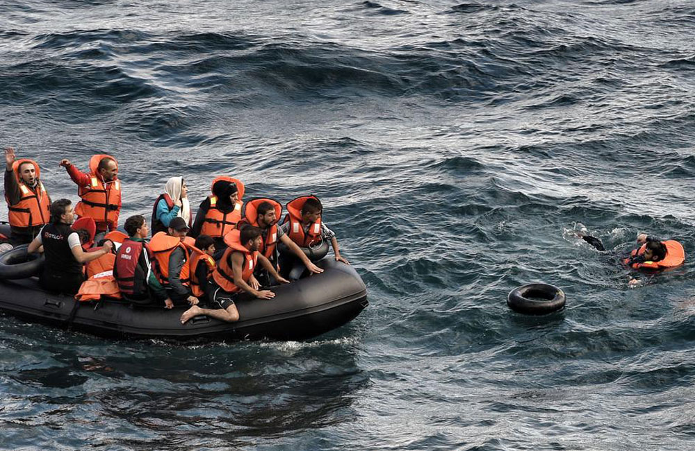 Keştîya multecîyan de bêwar a