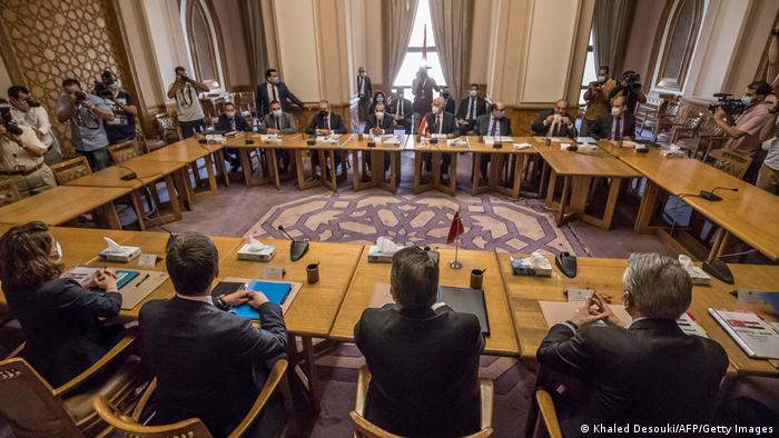 Piştî binketinan diyalog dest pê kir