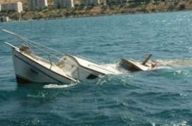 Keştî qulibî 21 kes xeniqîn