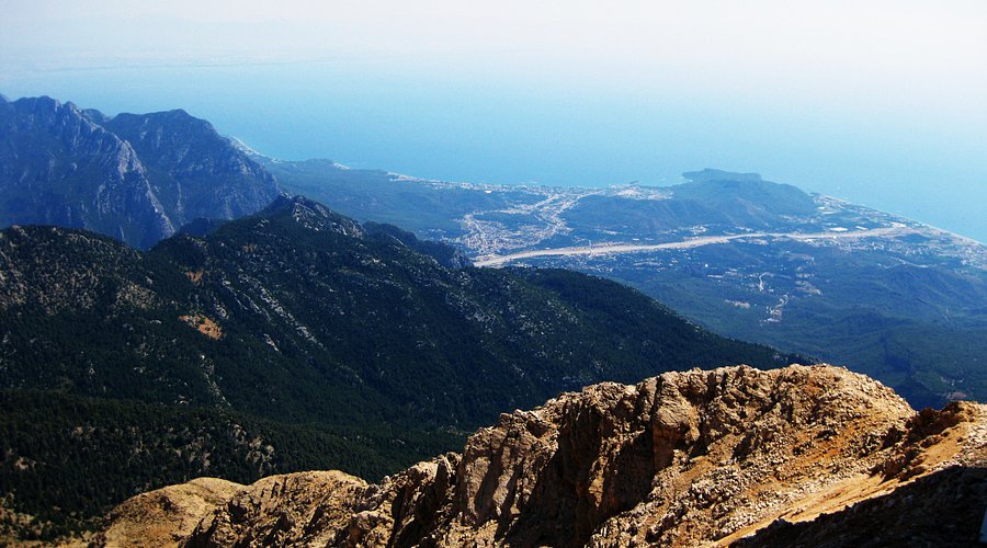 Ma 8ê Adare de bi şîarê ‘Jin, Jiyan, Azadî’ waran de bê