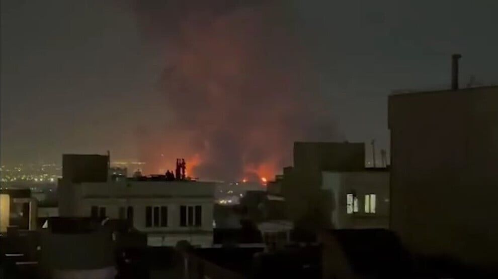 Îsraîlê li Tehranê êrişa hewayî da destpêkirin