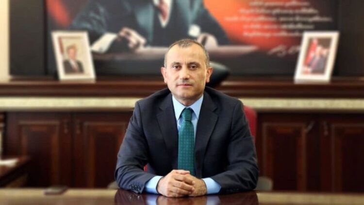 Dêrsimê yê demê Tûncay Sonel ji peywirê hate dûrxistin