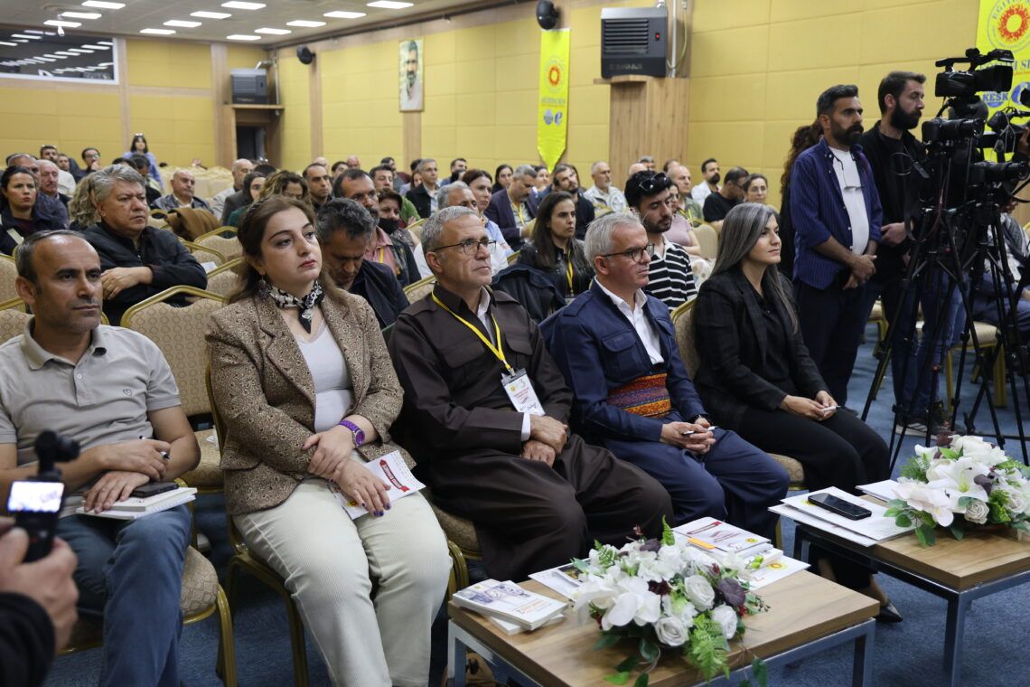 ‘Kurdî bikin zimanê bazirganiyê’ 