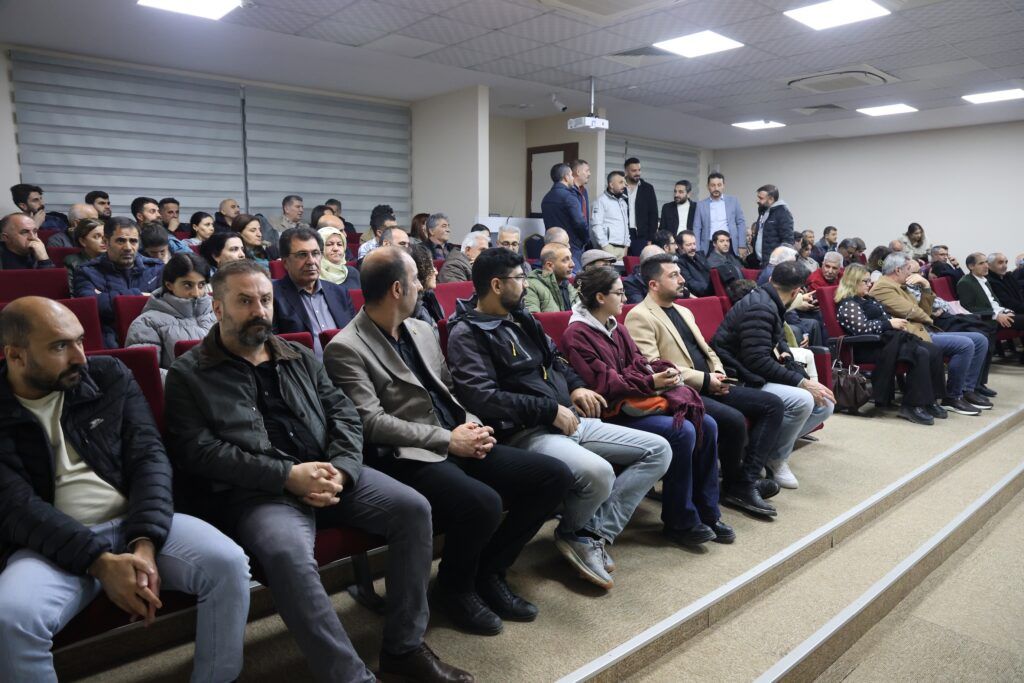 ‘Kirasê ji Agir’ li Wanê eleqeyeke zêde dît