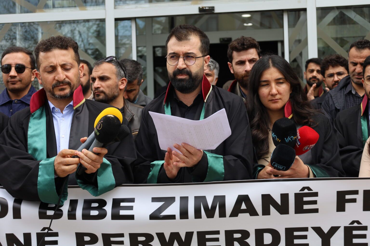 Mifteya azadiya kurdan zimanê kurdî ye