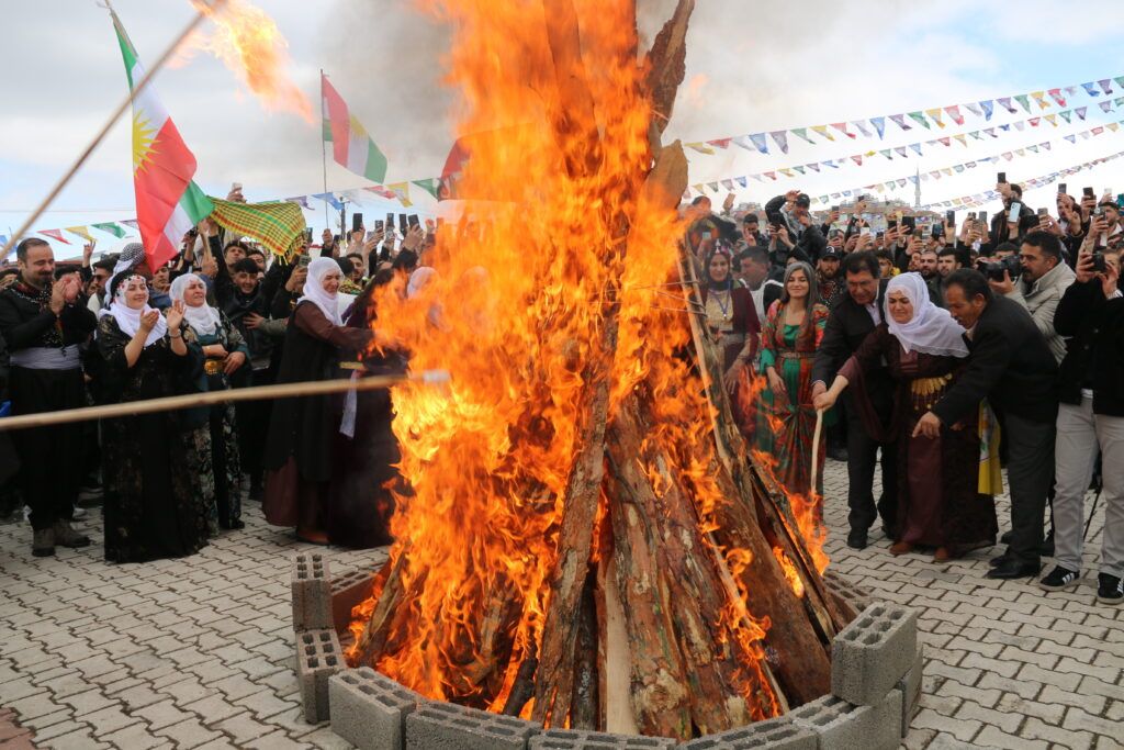Li navçeya Erdîşê ya Wanê di Newrozê de peyamên bilindkirina têkoşînê hatin dayîn