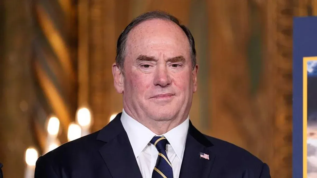 Wezîrê Hêzên Deryayî yê DYAyê îstîfa kir