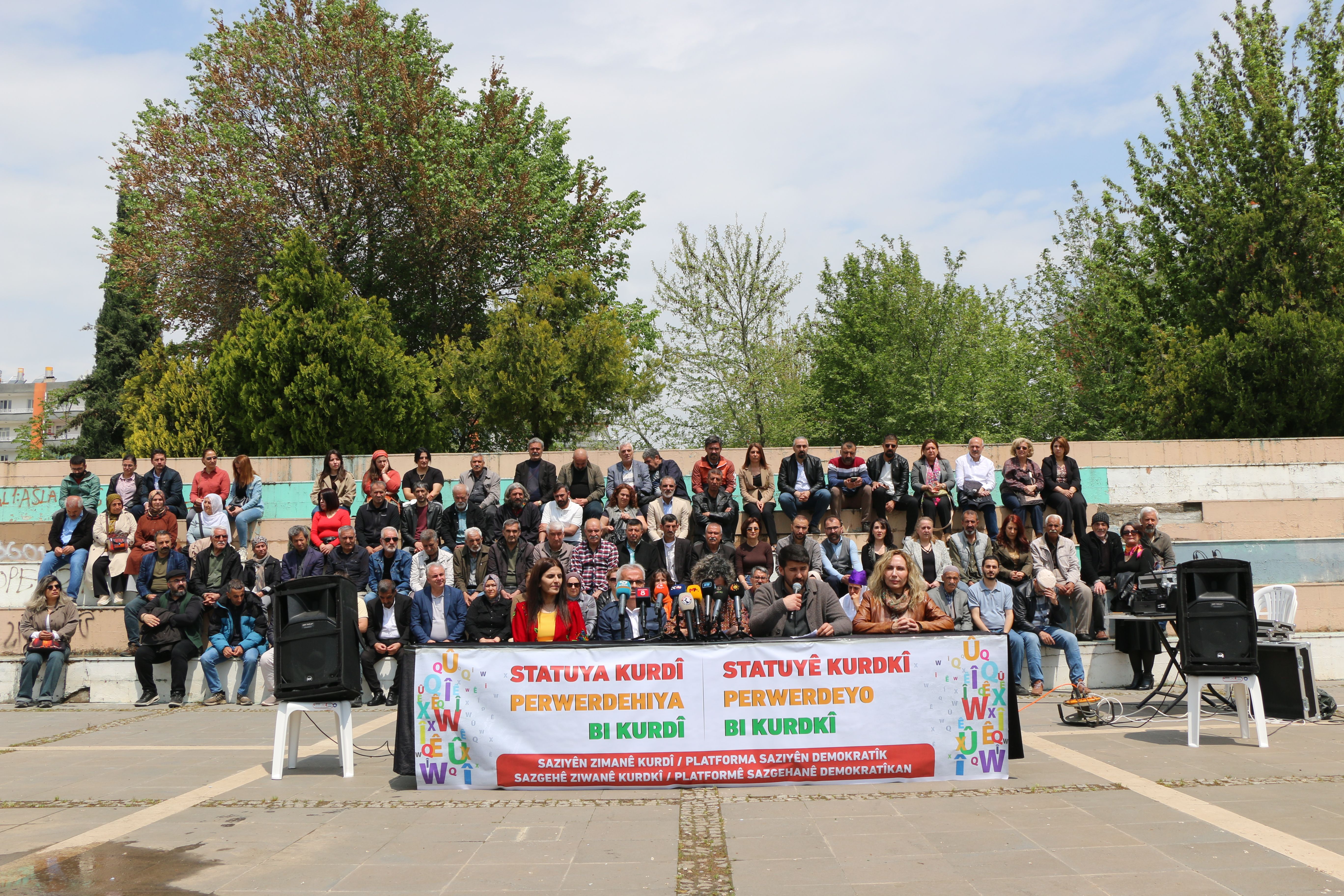 Yewîya kurdan de rolê kurdkî