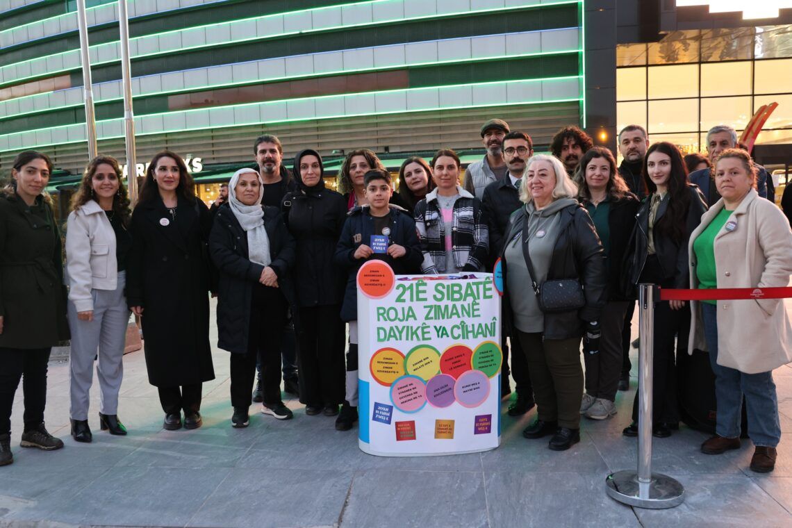 Li Amedê standa parastin û pêşvebirina ziman hat vekirin