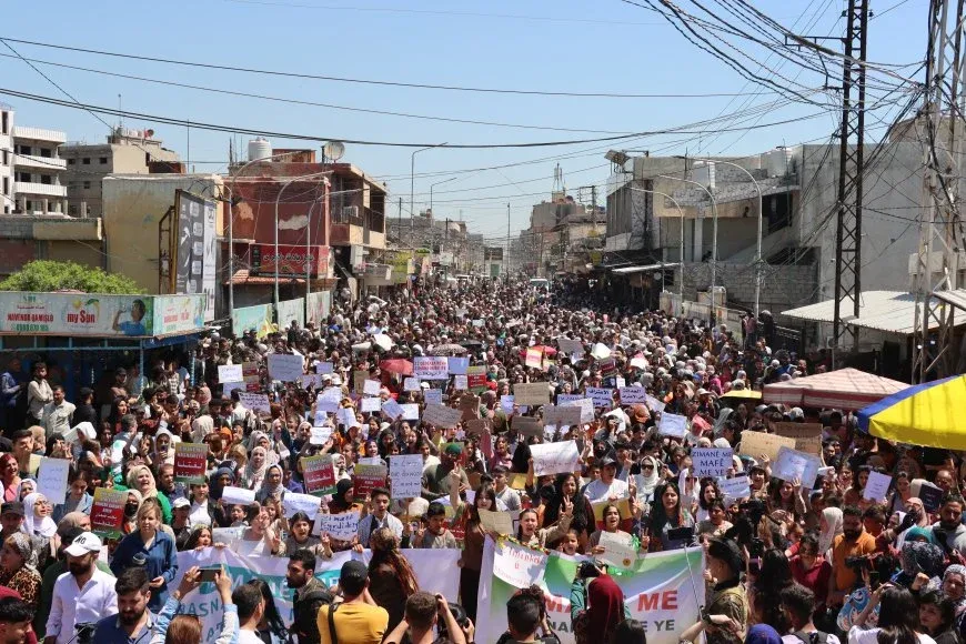 Netewek bi zimanê xwe heye